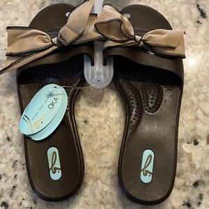 Oka b. Sandals, Madison, Hot Chocolate (brown), Size M 7-8